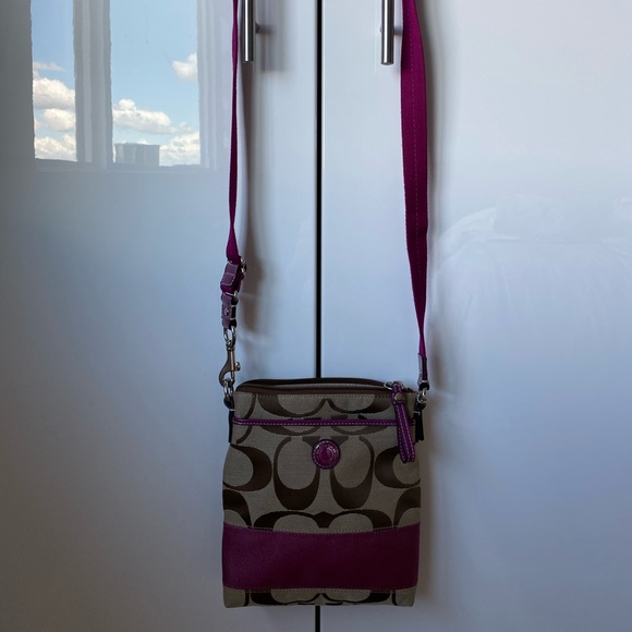 💖Authentic Coach swingpack. - Picture 2 of 5